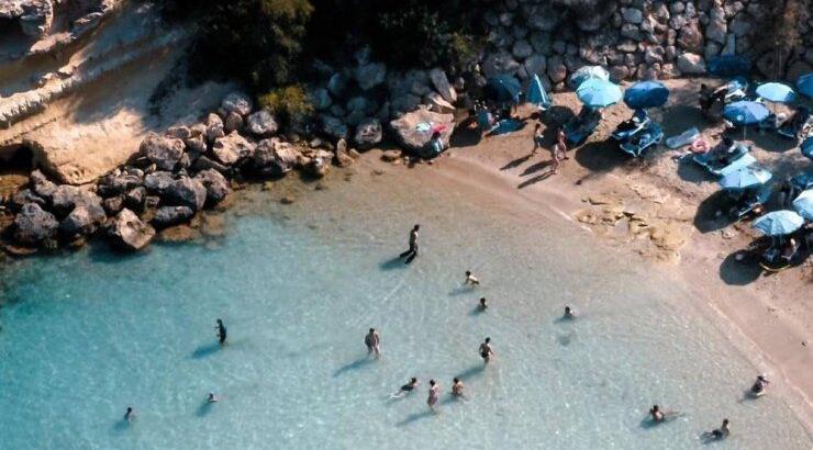 8 φωτογραφίες από το νησί που θα σε πείσουν να πας θάλασσα αυτό το σαββατοκύριακο 