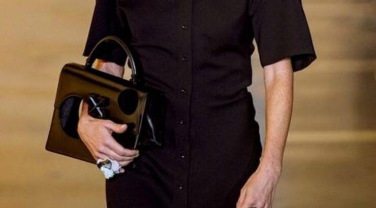 Αυτή είναι η πιο παράξενη τσάντα που είδαμε στα ντεφιλέ τις ερχόμενης άνοιξης