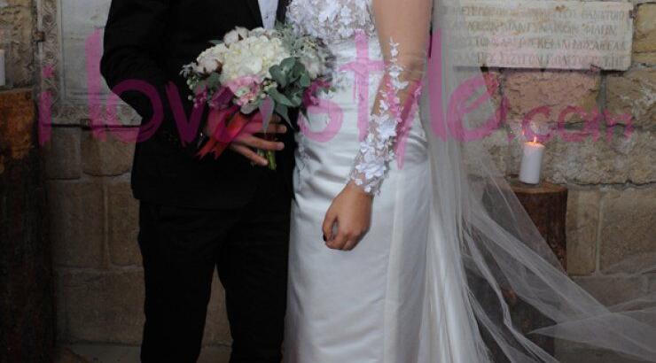 Κούλλης Παύλου - Ονόφρη Οικονόμου: Τα δάκρυα της νύφης και το πάτημα του ποδιού του γαμπρού