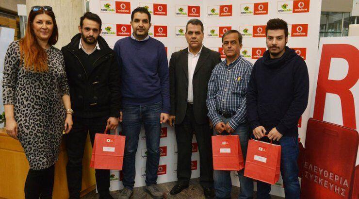 Παραδόθηκαν τα δώρα στους τυχερούς του διαγωνισμού «RED ευχές για το 2015 Santa’s Surprise» της Cyta