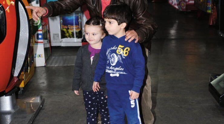 Ανδρέας Δημητρόπουλος:  Στο λούνα παρκ με τα παιδιά του!