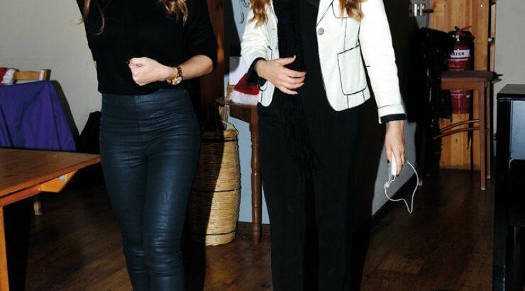 Κέλλυ Κελεκίδου: Φαγητό, κρασί και τραγούδι στη Σκαρίνου