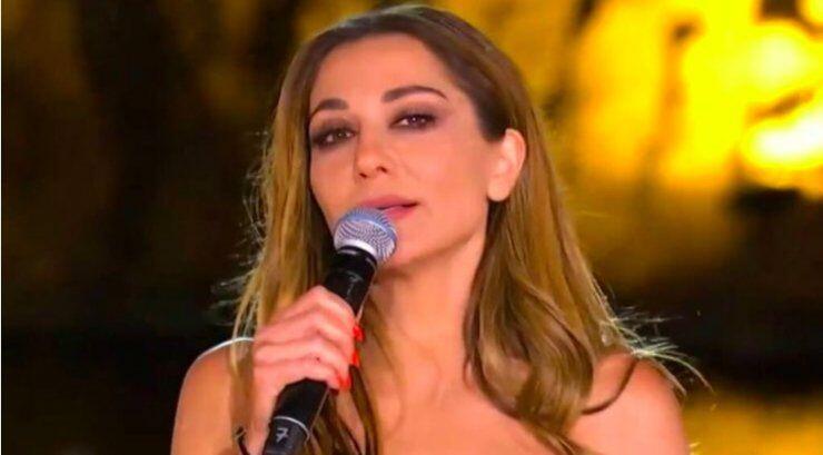 Δέσποινα Βανδή: Βούρκωσε on air ενώ τραγουδούσε και της κόπηκε η φωνή [βίντεο]