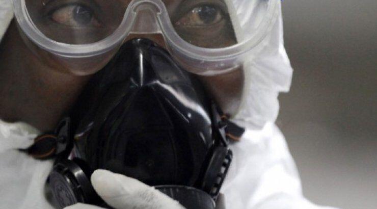 Ο Έμπολα μεταδίδεται με το φτέρνισμα και τον βήχα προειδοποιεί ο ΠΟΥ
