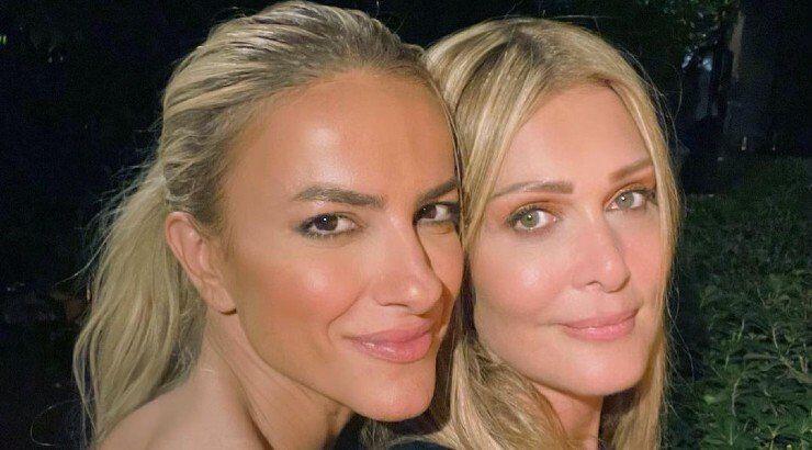 Νατάσα Θεοδωρίδου: Μας δείχνει πως ανεβαίνει τα σκαλιά φορώντας δημιουργία Έφης Παπαϊωάννου