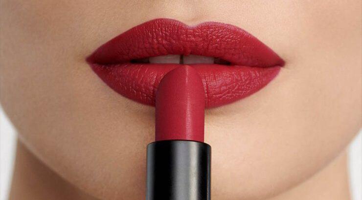 Μια νέα κατηγορία πολυτελών κραγιόν από την Bobbi Brown 