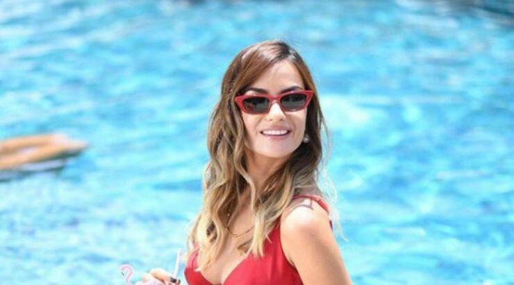 Ειρήνη Καραντώνη: Ποζάρει αγκαλιά με τον νέο της σύντροφο στην παραλία! 