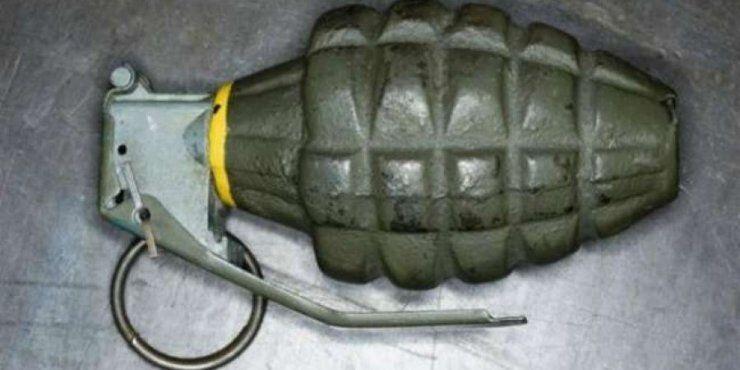 Έκρηξη χειροβομβίδας σε αυτοκίνητο 68χρονου