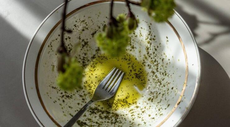 Ελαιόλαδο: Η ειδικός σου επισημαίνει τους λόγους που πρέπει να το προσθέσεις στη διατροφή σου