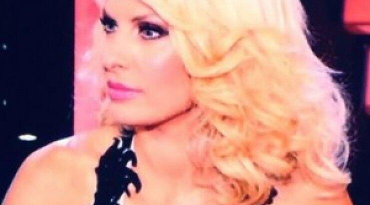  «Το Πρωινό»: «Η Μενεγάκη τα πέταξε όλα! Το στήθος της ήταν τρισδιάστατο»! [video]