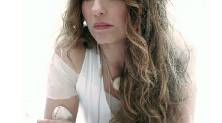 Ελένη Τσαλιγοπούλου [τραγουδά στη μαρίνα Λεμεσού]