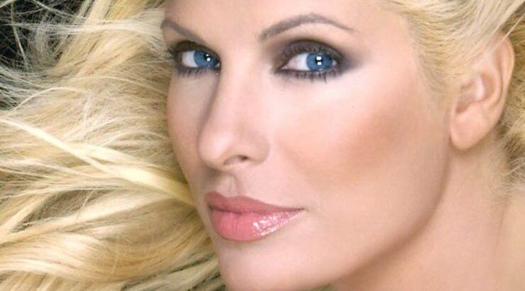 Ελένη Μενεγάκη: Αποχώρησε από την εκπομπή για να γεννήσει! [βίντεο]