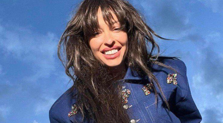 Sexy mama: Η Ελένη Φουρέιρα ποζάρει με see-through δημιουργία και αφήνει αιχμές για το φύλο