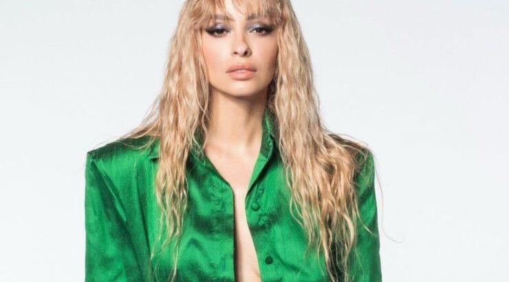 Η Ελένη Φουρέιρα με αποκαλυπτική δημιουργία της Σήλιας Κριθαριώτη 