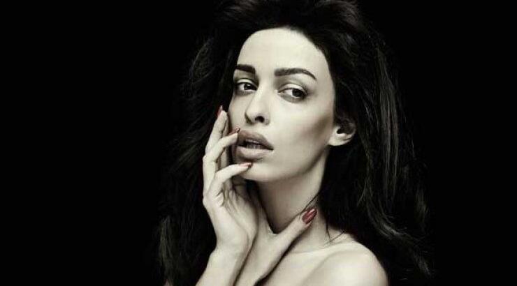 Το ταξίδι στην Κύπρο που πρόδωσε το μυστικό της Φουρέιρα για την αλβανική καταγωγή της!