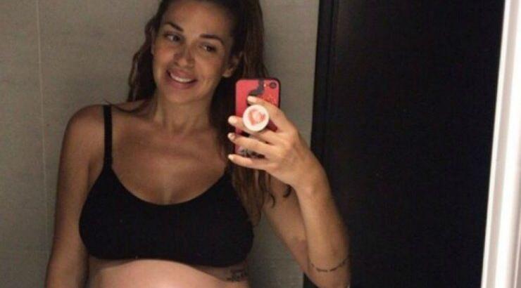 Ελένη Χατζίδου: Το απίστευτο σχόλιο που δέχθηκε στον όγδοο μήνα της εγκυμοσύνης της για τα κιλά της!