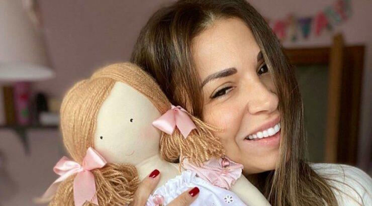 Η Ελένη Χατζίδου μας έδειξε την κορούλα της στο κρεβάτι του νοσοκομείου! [εικόνες & βίντεο]