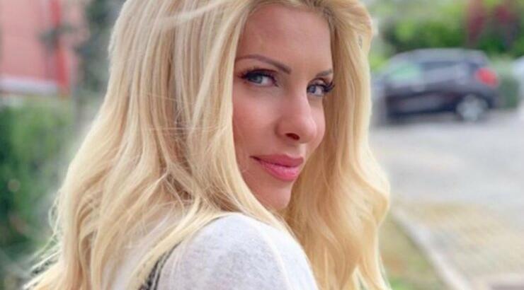 Ελένη Μενεγάκη: Η υπέροχη εικόνα από τις καλοκαιρινές της διακοπές που δεν είχαμε δει ποτέ!