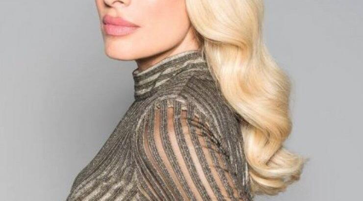 Ελένη Μενεγάκη: Η απίστευτη συνομιλία της παρουσιάστριας μαζί με την πεθερά της στα social media!