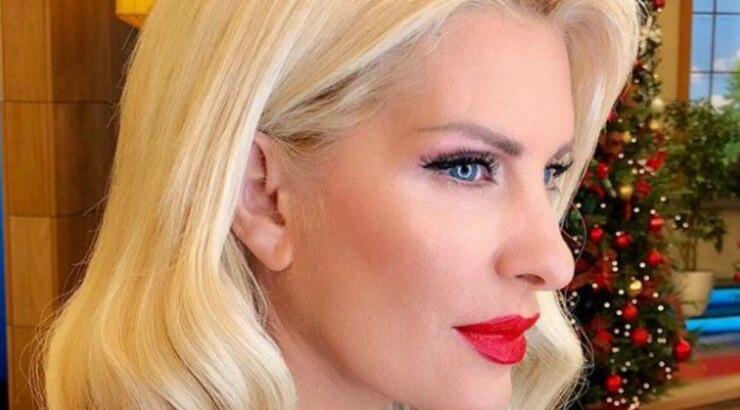 Paparazzi: Η τρυφερή αγκαλιά της Ελένης Μενεγάκη στο γιο της 