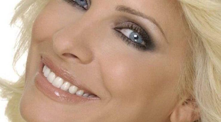 Ελένη Μενεγάκη: Δείτε την σε ηλικία 12 ετών