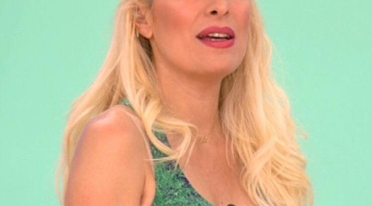 Δείτε τον γιο της Ελένης Μενεγάκη, Άγγελο, αγκαλιά με τον αδερφό της!