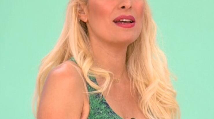 Μενεγάκη: Η ηλικία της και τα πειράγματα των συνεργατών της! [βίντεο]