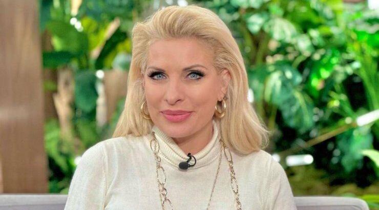 Η Ελένη Μενεγάκη μας έβαλε στο καμαρίνι της [εικόνα]