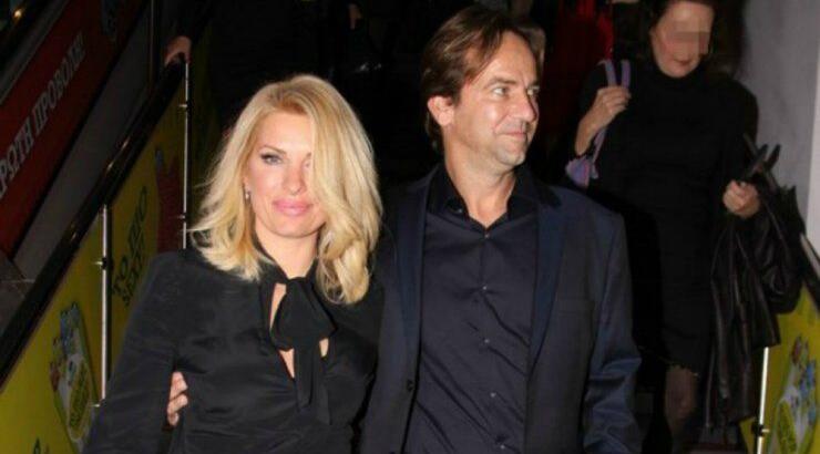 Ελένη Μενεγάκη – Μάκης Παντζόπουλος: Βραδινή έξοδος σε εστιατόριο για το ζευγάρι! [εικόνα]