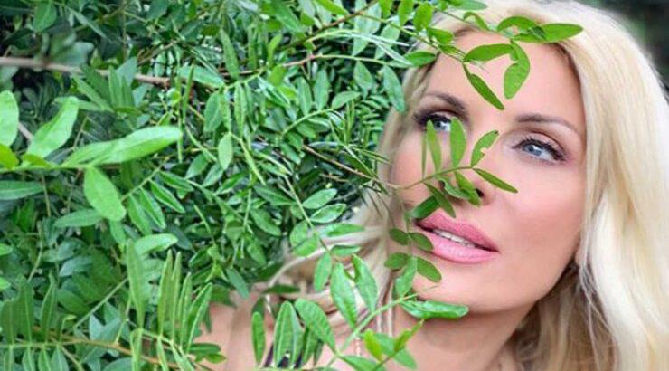 Ελένη Μενεγάκη: Αυτή σίγουρα είναι η πιο εντυπωσιακή φωτογραφία από τις διακοπές της!