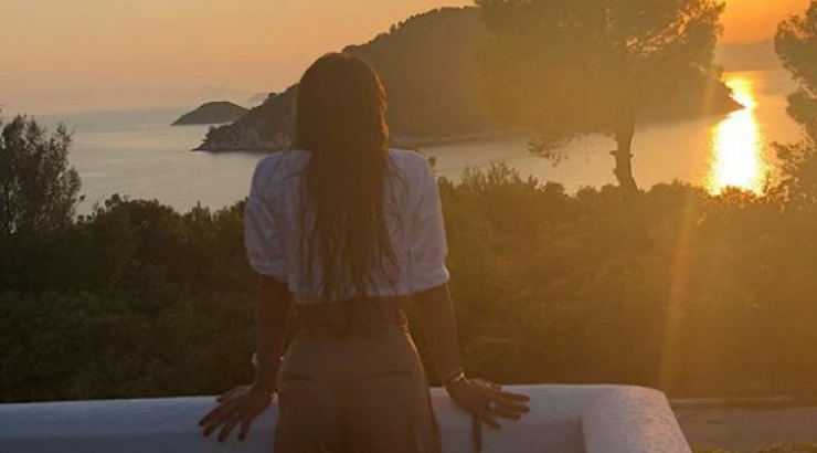 Η φωτογραφία Ελληνίδας παρουσιάστριας που πυροδότησε τις φήμες για εγκυμοσύνη!