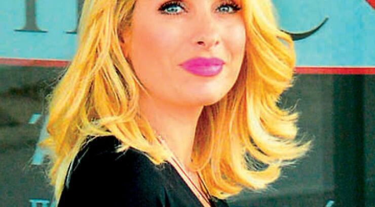 Nέες φωτογραφίες της Ελένης με φουσκωμένη κοιλίτσα!