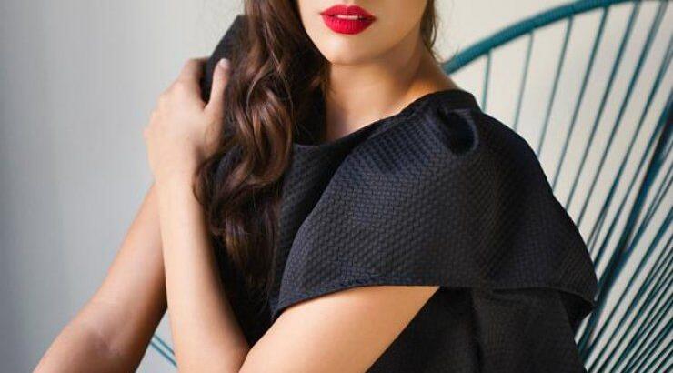 Ελίσα Γεωργίου: Ερωτευμένη και ημίγυμνη στο κρεβάτι!