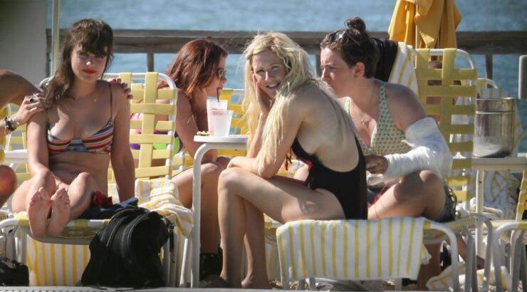 Ποια διάσημη τραγουδίστρια άρχισε τα μπάνια και τα έβγαλε σχεδόν όλα; [εικόνες]