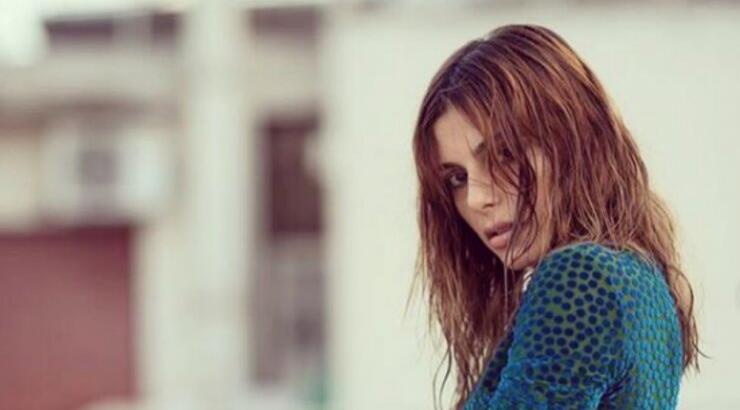 Η Ελευθερία Ελευθερίου μας άφησε άφωνους με τα  άφρο μαλλιά της! 