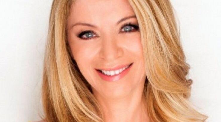 Άφωνοι μείναμε όταν είδαμε την Έλλη Στάη με μαγιό στα 63 χρόνια!