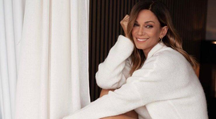 Έλλη Κοκκίνου: Tης έπεσε το φόρεμα από τη σκηνή και φάνηκε το εσώρουχό της [βίντεο]