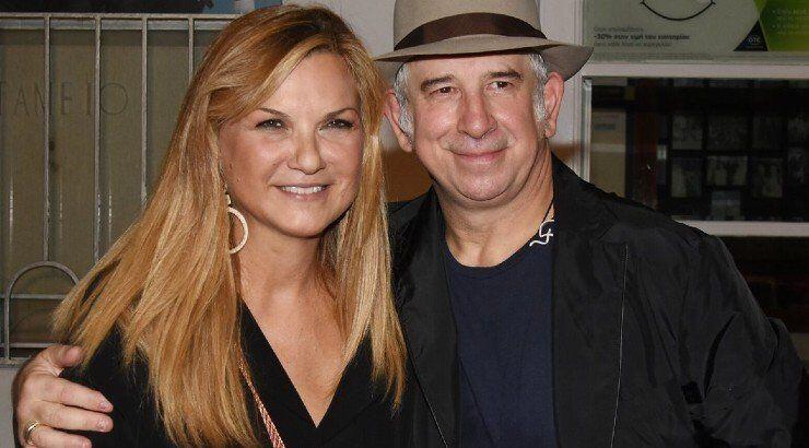 Η σύζυγος του Πέτρου Φιλιππίδη για μία από τις καταγγέλλουσες: “Εκείνη άρχισε να τον παίρνει τηλέφωνο” 