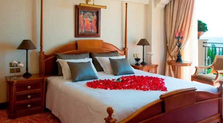 Το Elysium γιορτάζει τον Άγιο Βαλεντίνο και υποδέχεται τους ερωτευμένους