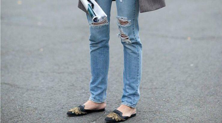 Εντοπίσαμε τα πιο στυλάτα pointed slippers με χειροποίητα κεντήματα.