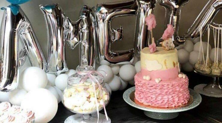 Ζευγάρι της κυπριακής showbiz βάφτισε την κορούλα του! [εικόνες]