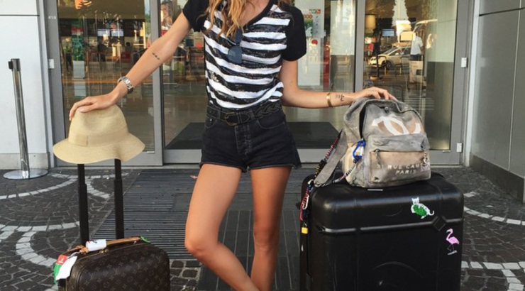 Travel style: Τι μπορείτε να φορέσετε για να είστε στιλάτες ενώ ταξιδεύετε