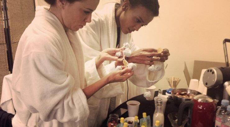 Δείτε την καυτή Eva Longoria να ετοιμάζεται για φωτογράφηση