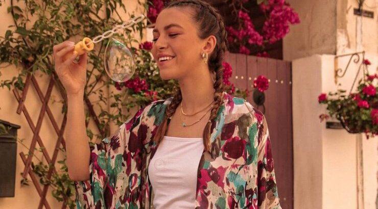 Έχετε δει τη μαμά της Εβελίνας Σκίτσκο; Είναι νεότατη και κούκλα! [εικόνα]