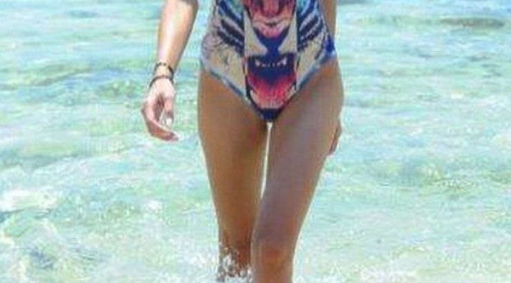 Παρουσιάστρια στην κυπριακή τηλεόραση εντυπωσιάζει με την άψογη σιλουέτα της!