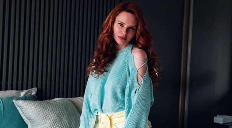 Έβελυν Καζαντζόγλου: Αποκάλυψε το μυστικό της γκαρνταρόμπας της που σίγουρα θα θες να αντιγράψεις [βίντεο]