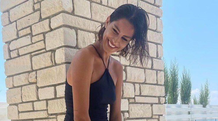 Κωνσταντίνα Ευριπίδου: Φωτογραφήθηκε με τα παιδιά της στο πιο instagrammable σημείο του νησιού! 