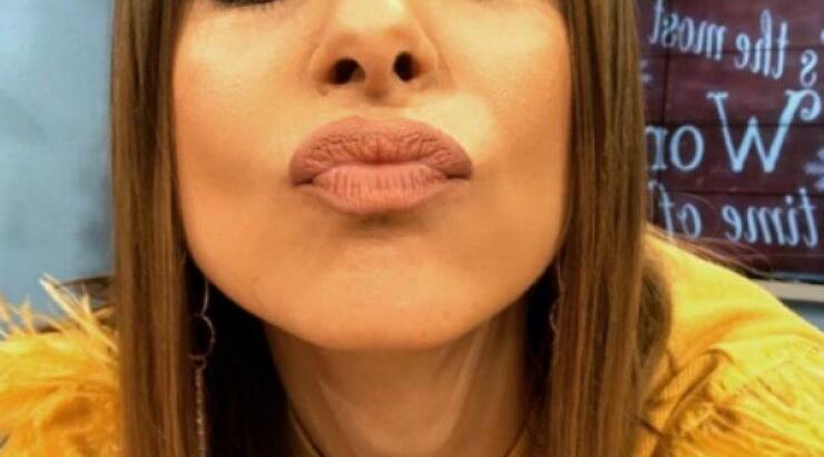 Ποιος ρώτησε την Κωνσταντίνα Ευριπίδου on air αν είναι παντρεμένη;