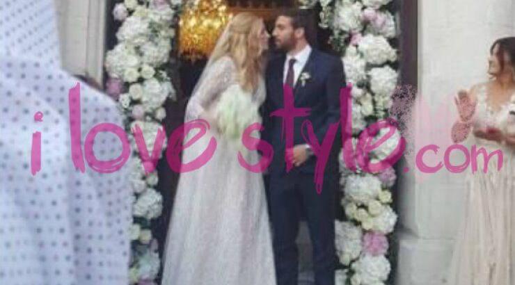 Να ζήσετε! Δείτε την έξοδο του ζευγαριού από την εκκλησία! [εικόνες]