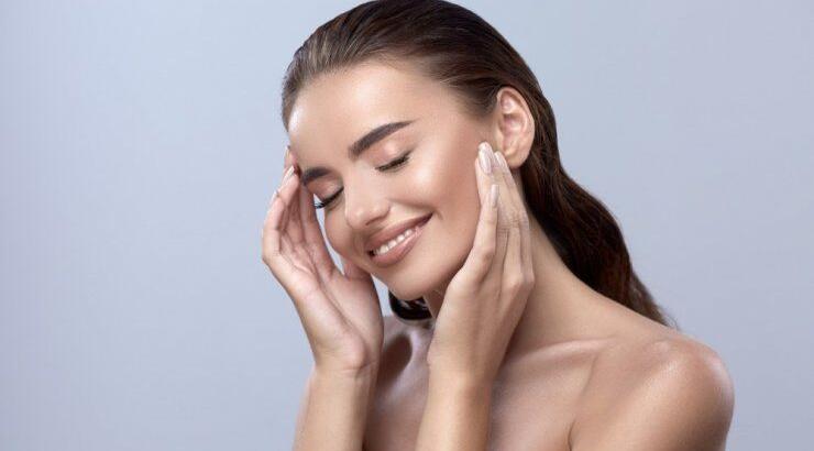 Πώς να προετοιμάσεις σωστά την επιδερμίδα σου πριν τις γιορτές 